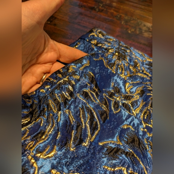 Lilly Pulitzer High Rise Blue & Gold Metallic Shorts 6 - Picture 3 of 14